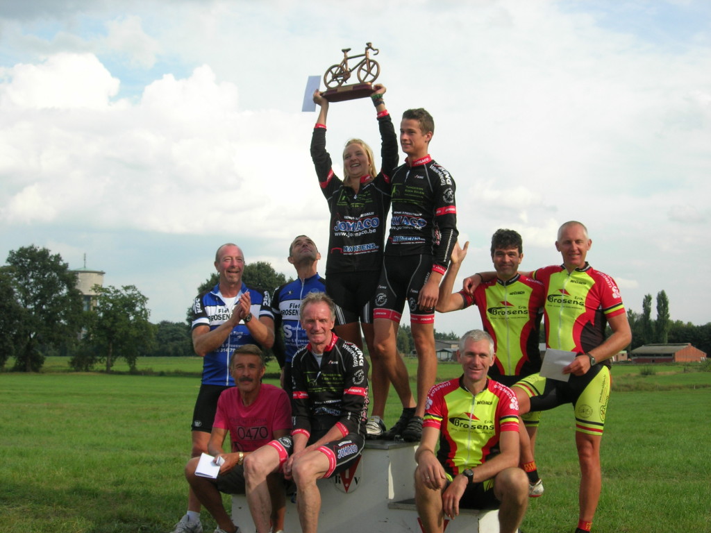 Gammel boven met 3 winnaars: Bert Huysmans bij de veteranen, Bram Ceelen  bij de Juniors en Tinne Vermeiren bij de Dames